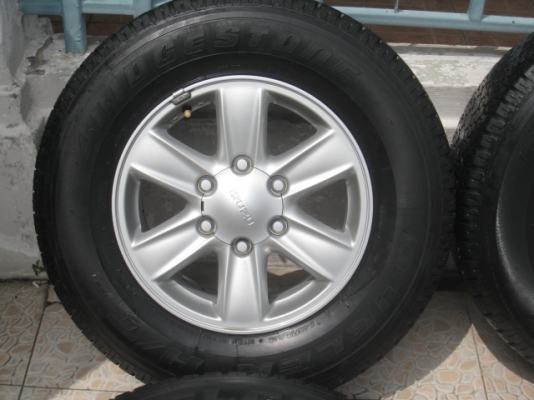 ขายล้อแม็ก dmax 16"x7" et33 6 รู 139.7 สีเงิน ยาง bridgestone dueler h/t 689 245/70r16 ยางผลิตสัปดาห์ที่ 15 ปี 13 ขายทั้งชุด 13,500 บาทครับ สนใจติดต่อเล็กคลองสามครับ 081-3747940 ขายล้อแม็ก dmax 16"x7" et33 6 รู 139.7 สีเงิน ยาง bridgestone dueler h/t 689 245/70r16 ยางผลิตสัปดาห์ที่ 15 ปี 13 ขายทั้งชุด 13,500 บาทครับ สนใจติดต่อเล็กคลองสามครับ 081-3747940