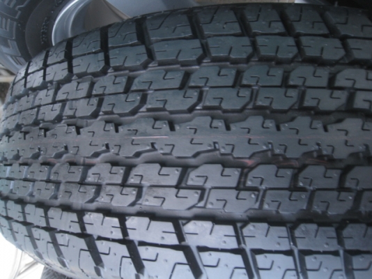 ขายล้อแม็กป้ายแดง Isuzu D-max 17"x7" et33 6รู139.7 พร้อมยาง Bridgestone dueler H/T 840 255/65r17 ยางผลิตสัปดาห์ที่ 24 ปี 14 ตุ่มและสีที่หน้ายางมีทุกเส้นครับ ขายทั้งชุด 22,900 บาทครับ สนใจติดต่อเล็กคลองสามครับ 081-3747940