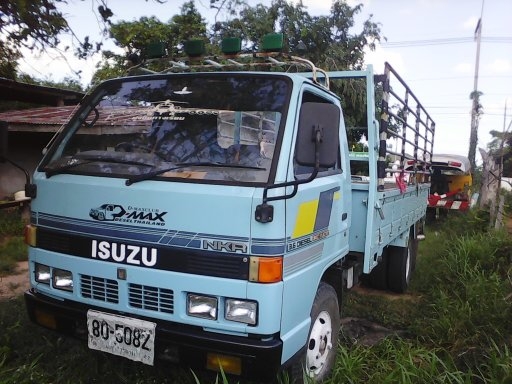 หกล้อ NKR110แรง เกียร์สั้น สภาพสวยๆพร้อมใช้ ทะเบียนพร้อมโอน