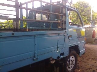 หกล้อ NKR110แรง เกียร์สั้น สภาพสวยๆพร้อมใช้ ทะเบียนพร้อมโอน