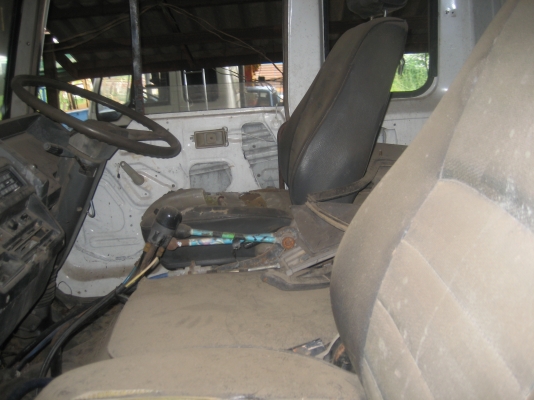 2 เพลา  195 แรง   ราคา  820.000  บาท