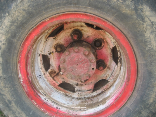 175 แรง  ราคา  560,000  บาท