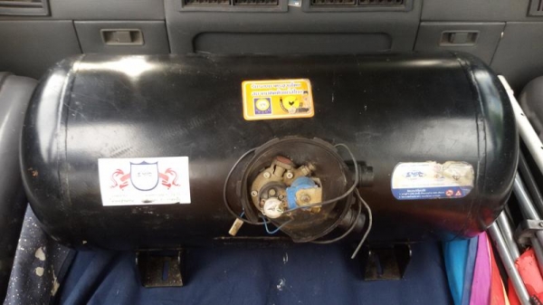 ขายถังแก๊ช 58 ลิตร สภาพสวยใหม่ พร้อม Multivale ขายถังแก๊ช 58 ลิตร สภาพสวยใหม่ พร้อม Multivale