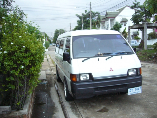 ขายรถตู้ mitsubishi l300 สวยๆๆเดิมๆๆ วิ่งน้อย 115000บ.