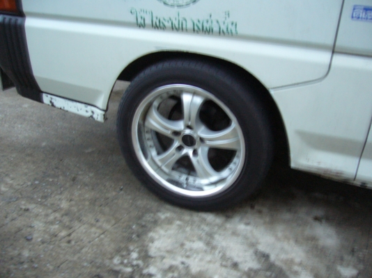 ขายรถตู้ mitsubishi l300 สวยๆๆเดิมๆๆ วิ่งน้อย 115000บ. ขายรถตู้ mitsubishi l300 สวยๆๆเดิมๆๆ วิ่งน้อย 115000บ.