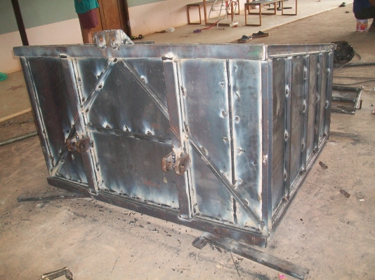 กล่องติดหลังรถไถใส่28ถึง47แรง