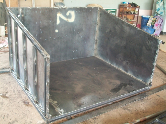 กล่องติดหลังรถไถใส่28ถึง47แรง