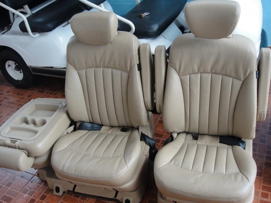 ..... ขาย เบาะ VIP หมุนได้ สภาพใหม่ถอดจากรถตู้หลังคาสูง..... ..... ขาย เบาะ VIP หมุนได้ สภาพใหม่ถอดจากรถตู้หลังคาสูง.....