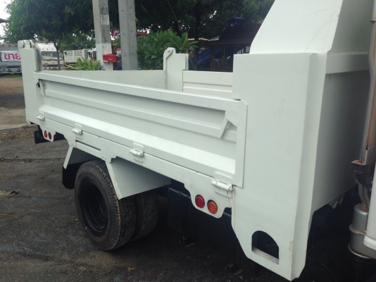 ขายรถ6ล้อดั้ม ISUZU NKR หัวขาวไฟเพชร กระบะดั้มต่อใหม่ทั้งลูก