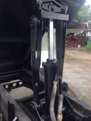 ขายรถ6ล้อดั้ม ISUZU NKR หัวขาวไฟเพชร กระบะดั้มต่อใหม่ทั้งลูก