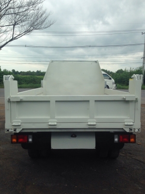 ขายรถ6ล้อดั้ม ISUZU NKR หัวขาวไฟเพชร กระบะดั้มต่อใหม่ทั้งลูก