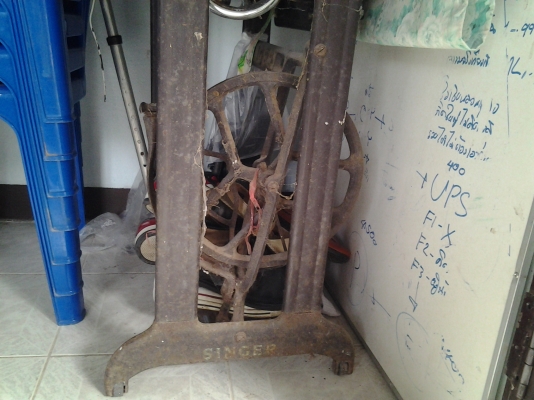 ขายถูกมากๆ  จักร์เย็บผ้าซิงเกอร์