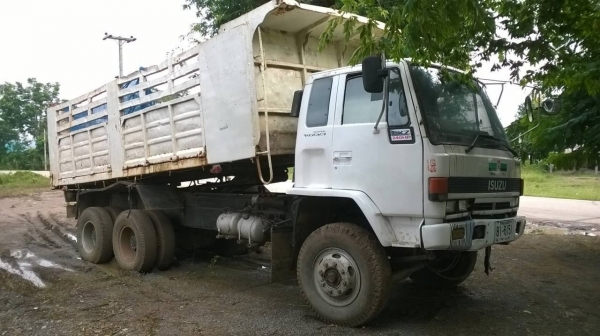 ขาย 10 ล้อดั้ม Rocky 240 หัวขาว FXZ23NFY คัสซีสวยตลอดเส้น เครื่อง 6SD1 240 แรงม้า เกียร์ Easton ยางเต็ม ทะเบียนพร้อมโอน ราคาต่อรองได้