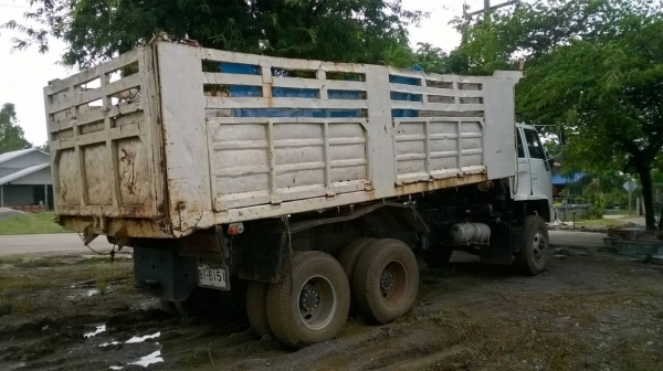 ขาย 10 ล้อดั้ม Rocky 240 หัวขาว FXZ23NFY คัสซีสวยตลอดเส้น เครื่อง 6SD1 240 แรงม้า เกียร์ Easton ยางเต็ม ทะเบียนพร้อมโอน ราคาต่อรองได้