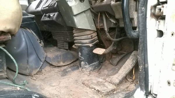 ขาย 10 ล้อดั้ม Rocky 240 หัวขาว FXZ23NFY คัสซีสวยตลอดเส้น เครื่อง 6SD1 240 แรงม้า เกียร์ Easton ยางเต็ม ทะเบียนพร้อมโอน ราคาต่อรองได้