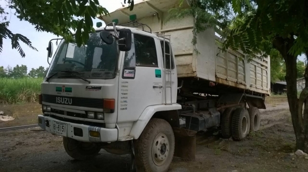 ขาย 10 ล้อดั้ม Rocky 240 หัวขาว FXZ23NFY คัสซีสวยตลอดเส้น เครื่อง 6SD1 240 แรงม้า เกียร์ Easton ยางเต็ม ทะเบียนพร้อมโอน ราคาต่อรองได้