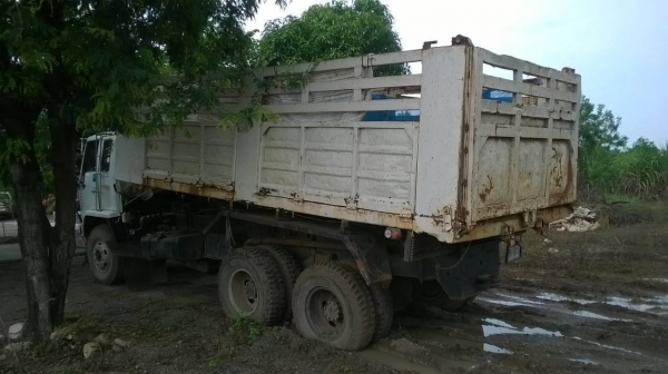 ขาย 10 ล้อดั้ม Rocky 240 หัวขาว FXZ23NFY คัสซีสวยตลอดเส้น เครื่อง 6SD1 240 แรงม้า เกียร์ Easton ยางเต็ม ทะเบียนพร้อมโอน ราคาต่อรองได้