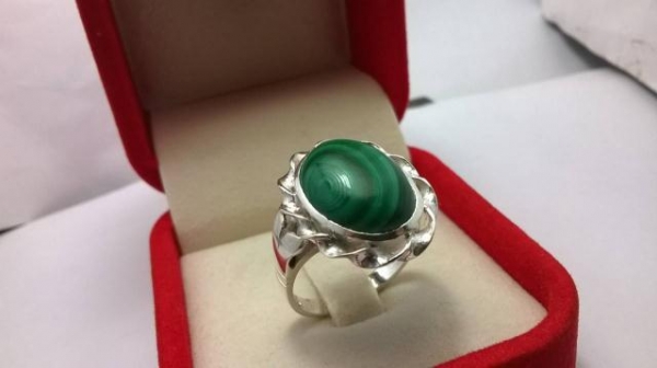 แหวนเงินพลอยมาลาไคล์