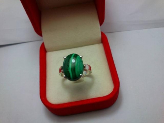 แหวนเงินพลอยมาลาไคล์