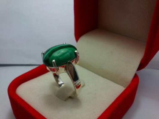 แหวนเงินพลอยมาลาไคล์