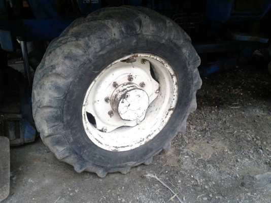 ขายรถไถ FORD 6610 2 เพลา ใบมีดดันหน้า 7 จาน เล่มทะเบียน ราคา 380000