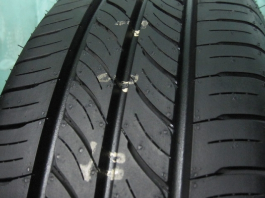 ขายยางติดรถป้ายแดง Dunlop ขอบ 15 ขนาด 185 60 15 ปี 14