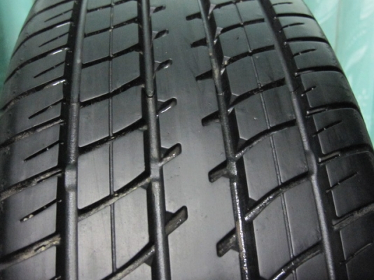 ขายล้อแม็กพร้อมยาง TOYOTA VIOS ขอบ 15 ยางปี 14 ตุ่มหน้ายางยังมีอยู่