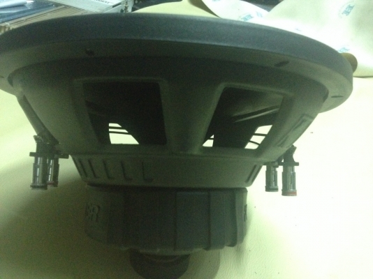 ขายซับของใหม่ 10" KICKER รุ่น ES มีข้างเดียว วอยล์คู่ ขายถูกๆ 2800.- ขายซับของใหม่ 10" KICKER รุ่น ES มีข้างเดียว วอยล์คู่ ขายถูกๆ 2800.-