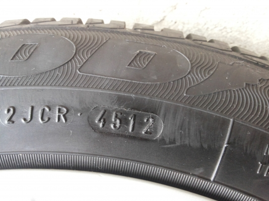 ล้อวีออส ขอบ 15 พร้อมยางปี 2012 ล้อวีออส ขอบ 15 พร้อมยางปี 2012