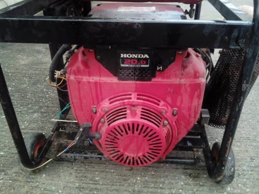 ขายเครื่องปั่นไฟ HONDA 20 HP มือสอง พร้อมใช้ 10 KVA. สตารท์มือด้วยกุญเเจ