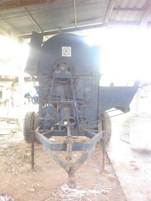 ขายเครื่องสีข้าวหกฟุตเกษตรพัฒนาจัมโบ้สภาพเหมือนใหม่ซื้อปี53ราคา200000 ขายถูกๆ75,000 บาท