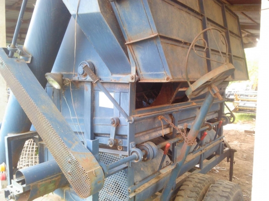 ขายเครื่องสีข้าวหกฟุตเกษตรพัฒนาจัมโบ้สภาพเหมือนใหม่ซื้อปี53ราคา200000 ขายถูกๆ75,000 บาท