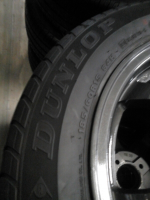 แม๊กพร้อมยาง 185/60R15 DUNLOP SP SPORT 2030  ปีสวยๆ 2012 ขายชุด 4 ล้อ TEL.081-427-3941