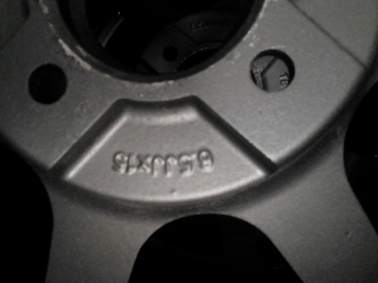 แม๊กพร้อมยาง 185/60R15 DUNLOP SP SPORT 2030  ปีสวยๆ 2012 ขายชุด 4 ล้อ TEL.081-427-3941