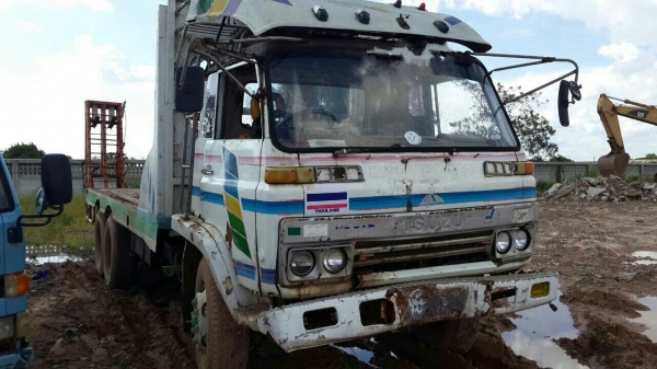 ISUZU JCM165 แรง หางปลาพับได้ไฮดรอลิค ขึ้นรถเกี่ยวข้าว ภาษีเต็ม