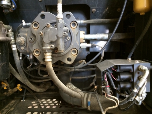 Sumitomo SH200-5 ปี 2010 4xxx ชม. นำเข้าจากญี่ปุ่น สภาพดี