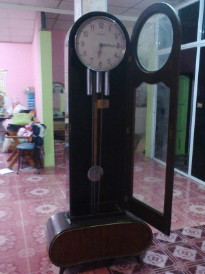 นาฬิกาตั้งพื้นเยอรมัน