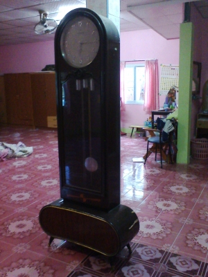 นาฬิกาตั้งพื้นเยอรมัน