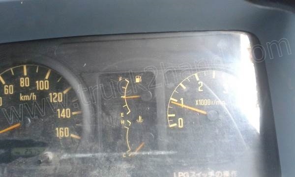 รถกระบะ 4 ล้อใหญ่ใช้เชื้อเพลิง แก๊ซLPG  ISUZU รุ่น NKR