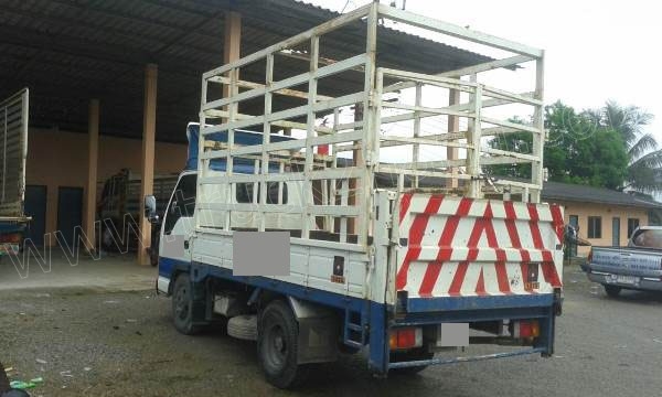 รถกระบะ 4 ล้อใหญ่ใช้เชื้อเพลิง แก๊ซLPG  ISUZU รุ่น NKR