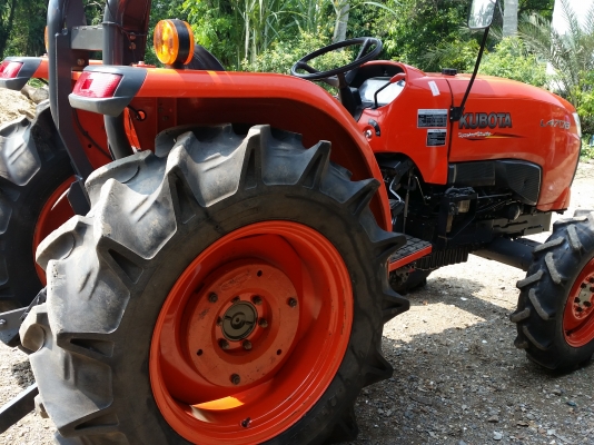 ขายรถไถคูโบต้า  KUBOTA     L4708 (4WD)  พร้อมติดตั้งใบมีดดันหน้าใหม่