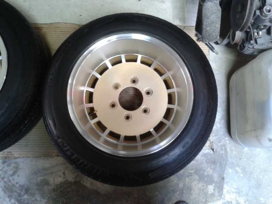 ขายล้อ15x8.5        6รู139       1คู่