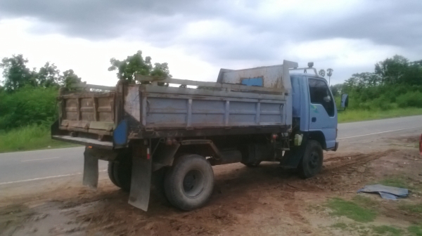 อีซูซุห้างปี41 ฝาขาว ดัมพ์สามมิตรแท้ (ต่อรอง) ดูรถได้ที่โคราชเจ้าของขายเอง