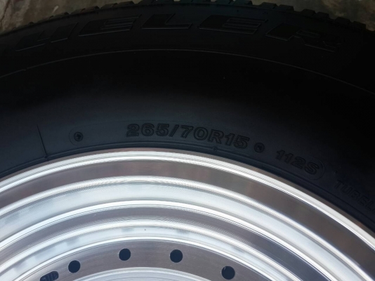 แม็กพร้อมยางลายหยดน้ำขอบ15"6รู กว้าง7"ออฟ-14สวยๆ ไม่มีรอยแม้แต่นิด ยาง265/70/15สวยๆครับดอกเต็มๆ