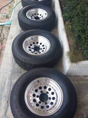 แม็กพร้อมยางลายหยดน้ำขอบ15"6รู กว้าง7"ออฟ-14สวยๆ ไม่มีรอยแม้แต่นิด ยาง265/70/15สวยๆครับดอกเต็มๆ