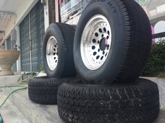 แม็กพร้อมยางลายหยดน้ำขอบ15"6รู กว้าง7"ออฟ-14สวยๆ ไม่มีรอยแม้แต่นิด ยาง265/70/15สวยๆครับดอกเต็มๆ