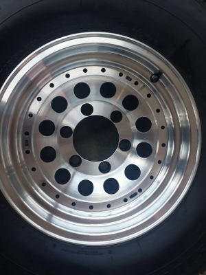 แม็กพร้อมยางลายหยดน้ำขอบ15"6รู กว้าง7"ออฟ-14สวยๆ ไม่มีรอยแม้แต่นิด ยาง265/70/15สวยๆครับดอกเต็มๆ