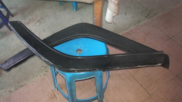 ยางคิ้วขอบล้อร๊อกกี้ซ้ายขวา