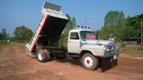 ขาย 6 ล้อหัวยาวดั้ม คัสซีสวยตลอดเส้น เครื่อง HO6C 180 แรงม้า เกียร์ HO เฟืองท้าย FUSO พวงมาลัยพาวเวอร์ ยางเต็ม ทะเบียนเต็มพร้อมโอน ราคาต่อรองได้ครับ