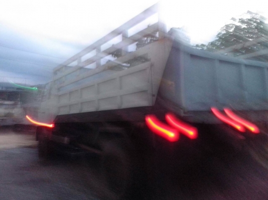 ขายรถบรรทุก 6 ล้อดัมพ์ ISUZU FTR 165 แรงม้า กระบะยาว 4.20 เมตร รถห้างแท้ ราคา 550000